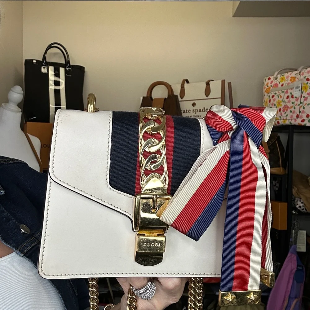 Gucci Sylvie Mini Shoulder Bag White Leather Web Stripe Ribbon Chain 2018 COA - Picture 6 of 13